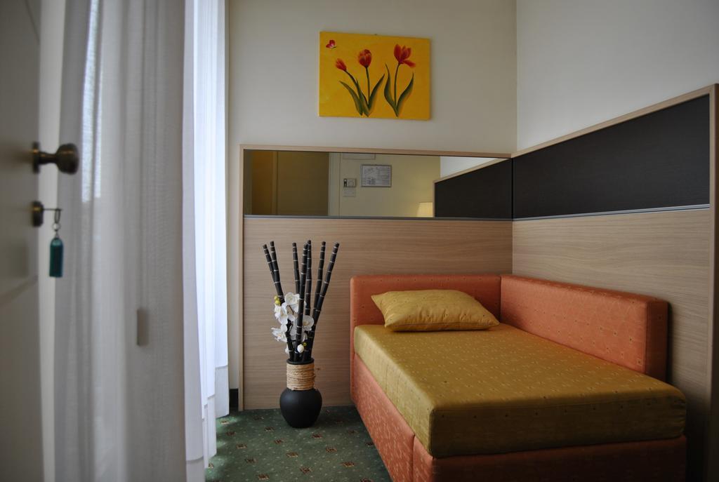 Hotel Augustus Riccione Luaran gambar